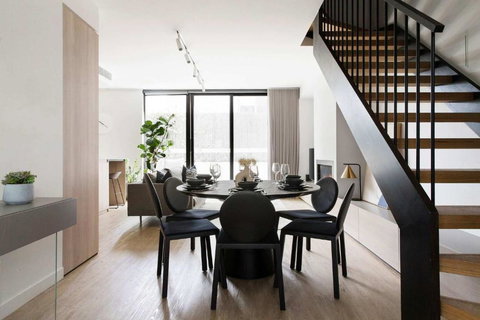 A Lux 3BR Townhouse In South Yarra FREE Parking - Tourism TAS 1