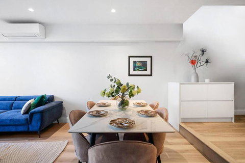 A Luxury 3 Bedrooms Hideaway - Hobart Tourism 2