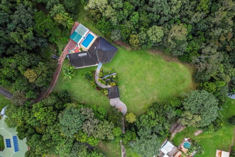 A Piece Of Tropical Paradise-Near Crystal Cascades - Tourism TAS 2