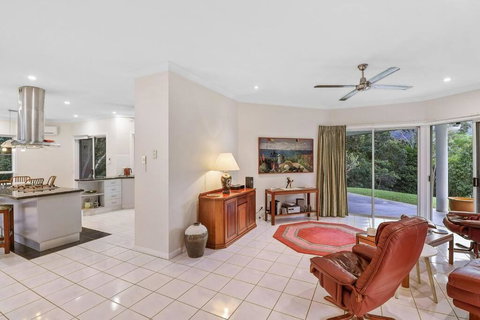 A Piece Of Tropical Paradise-Near Crystal Cascades - Tourism TAS 4