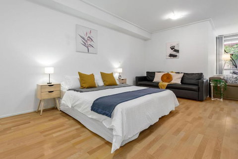 A Plush & Comfy Studio Next To Darling Harbour - Tourism TAS 4