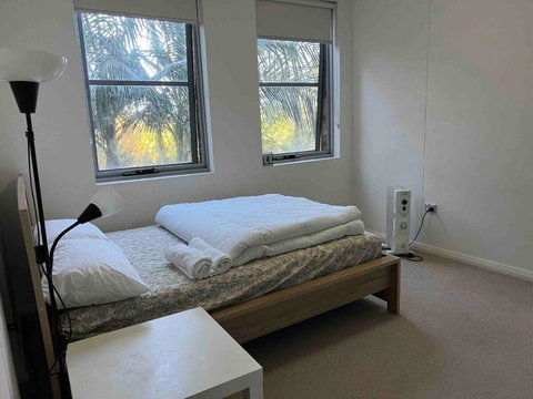 A Private Room - 1 Train Stop To Chatswood CBD - Tourism TAS 2
