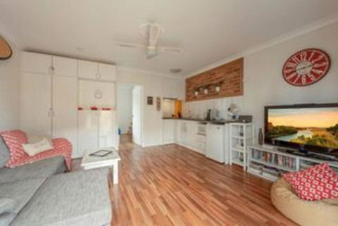 A Reef Intermission - A Coast Break At Mollymook - Tourism TAS 2