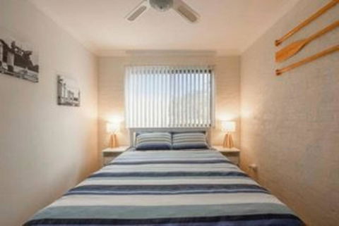 A Reef Intermission - A Coast Break At Mollymook - Tourism TAS 4