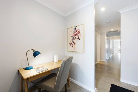 A Refreshing Mudgee Getaway At Felicitys On Court - Tourism TAS 4