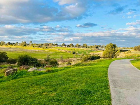 A Spacious Vacation Home Nearby Melbourne Airport - Tourism TAS 0