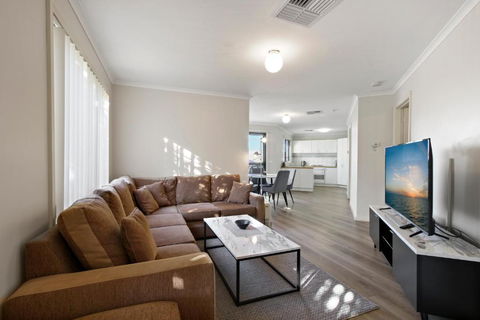 A Stones Throw - Tourism TAS 1