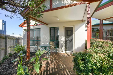 A Stones Throw - Tourism TAS 0