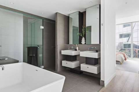 A Stylish 3BR Apt With Harbour Views FREE Parking - Tourism TAS 2