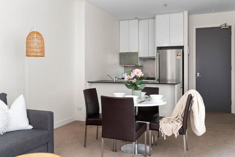 A Stylish & Central 2BR Apt Near Flinders Station - Hobart Tourism 4