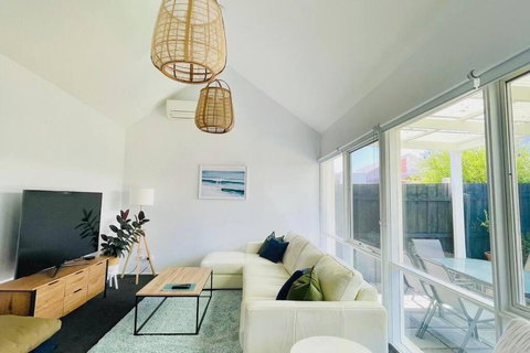 A Wave From It All - Tourism TAS 3