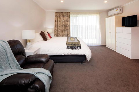 Aalen Lakeview Studio - Tourism TAS 0