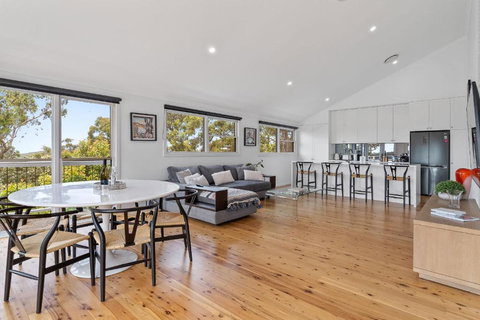 Aarini Cottage - The Ultimate Beachside Escape! - Tourism TAS 1