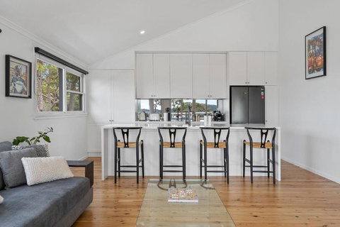 Aarini Cottage - The Ultimate Beachside Escape! - Tourism TAS 3