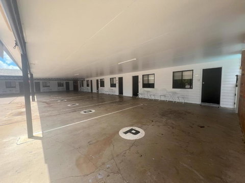 Abajaz Motel-Centrally Located-Shaded Parking - Tourism TAS 3