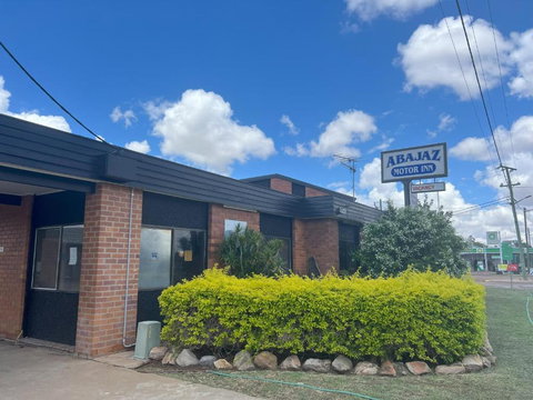 Abajaz Motel-Centrally Located-Shaded Parking - Tourism TAS 1