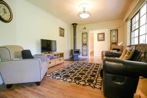 Abbeville In Bright - Tourism TAS 1