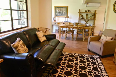 Abbeville In Bright - Tourism TAS 2