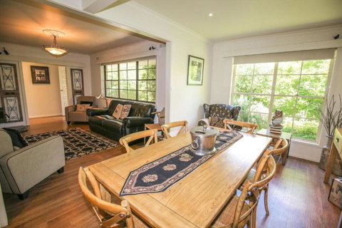 Abbeville In Bright - Tourism TAS 3