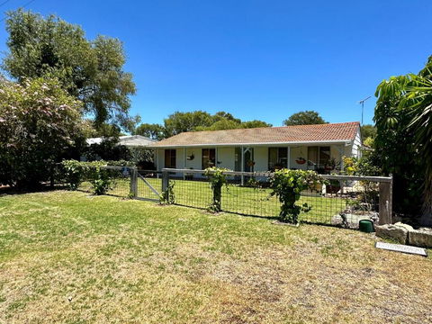 Abbey Beach Fun By The Sea - Tourism TAS 0