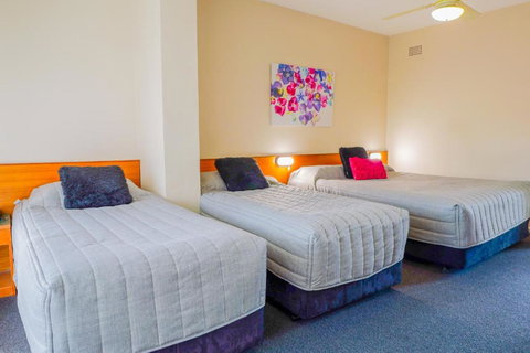 Abbotsleigh Motor Inn - Tourism TAS 4