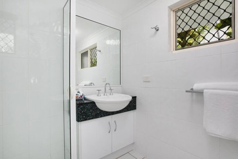 Absolute Beachfront Apartment - Tourism TAS 3