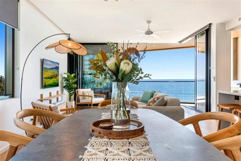 Absolute Beachfront Luxury Apartment - Tourism TAS 1