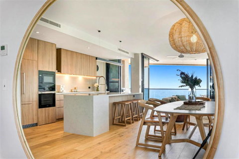 Absolute Beachfront Luxury Apartment - Tourism TAS 3