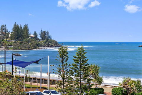 Absolute Beachfront Rolling Surf Resort - Tourism TAS 0