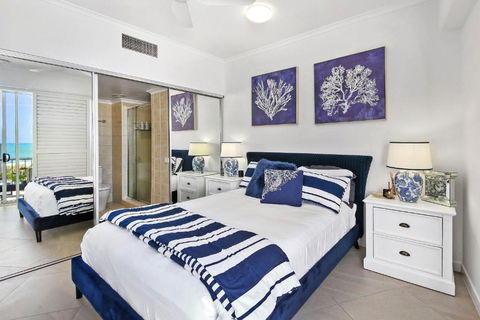 Absolute Beachfront Rolling Surf Resort - Tourism TAS 4