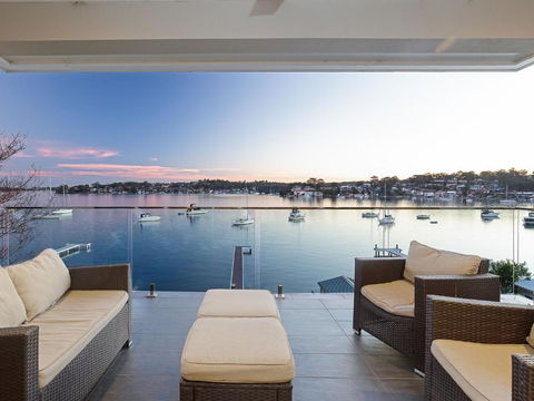 Absolute Waterfront Lakehouse Fishing Point Waterfront Pool Jetty - Tourism TAS 2
