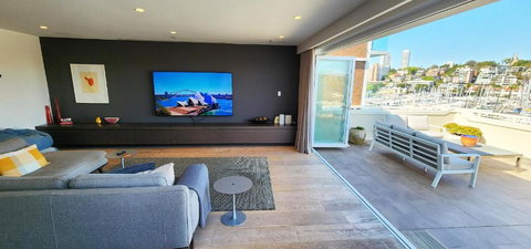 Absolute Waterfront With Oversized Private Terrace - Tourism TAS 4