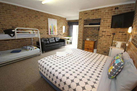 Acacia Snowy Motel - Hobart Tourism 2