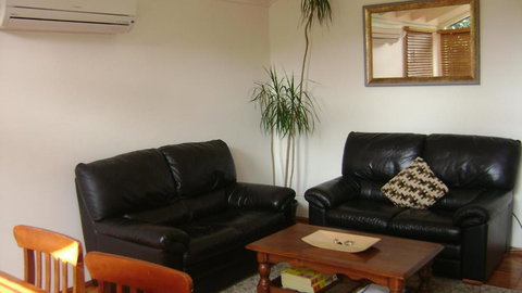 Accommodation Sydney North - Forestville 4 Bedroom 2 Bathroom Pet Friendly House - Tourism TAS 4