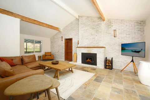 Acreage Estate -Ponies -Tennis Court -Spa - Hobart Tourism 1