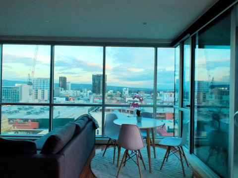 Adelaide Central Skyline Panoramic Suite - Tourism TAS 4