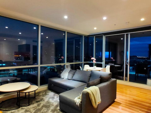 Adelaide Central Skyline Panoramic Suite - Tourism TAS 1