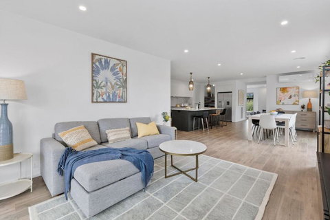 ADELPHI In The Point - Tourism TAS 2