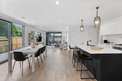 ADELPHI In The Point - Tourism TAS 3