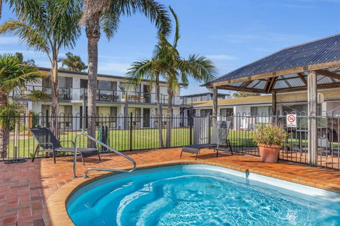 Admirals Lodge - Tourism TAS 3