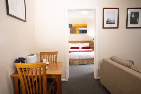 Admiralty Inn - Hobart Tourism 3