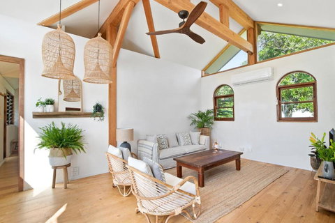 Adora Villa - Tourism TAS 4