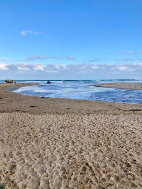 Adorable Beach Shack In The Heart Of Aireys Inlet - Tourism TAS 3