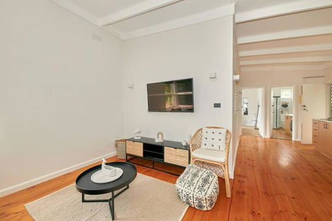 Adorable Beach Shack In The Heart Of Aireys Inlet - Tourism TAS 4