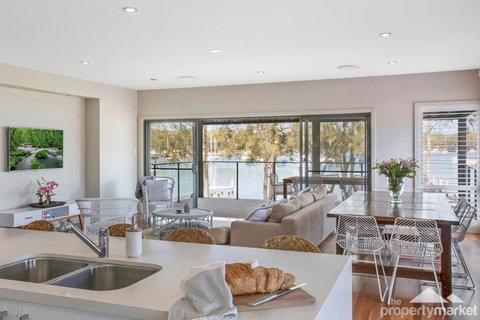 Adrift - Tourism TAS 2