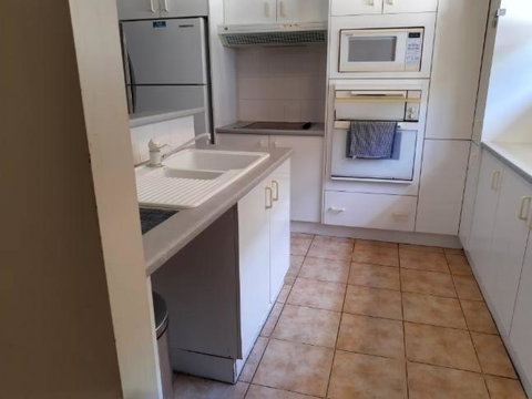 Adventureland Cabins - Tourism TAS 4