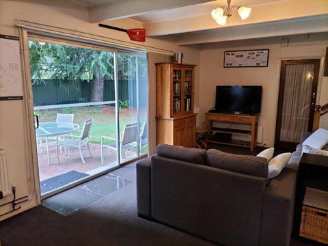 Ageri Holiday House - Hobart Tourism 1