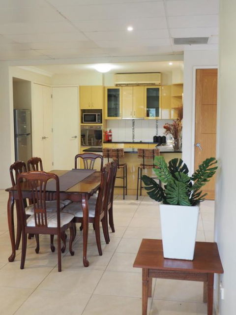 Accommodation On Westlake Mount Ommaney - Hobart Tourism 0