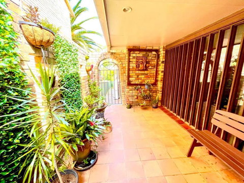 A Holiday Home For Every Season - Tourism TAS 3