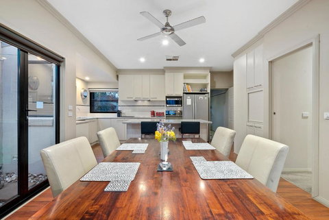 About Time Retreats- Studio Seven - Tourism TAS 3